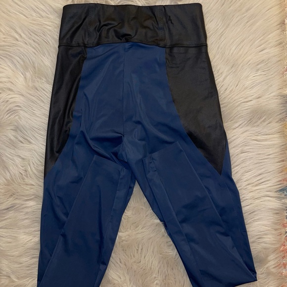 ADAY throw it higher leggings - Picture 4 of 5